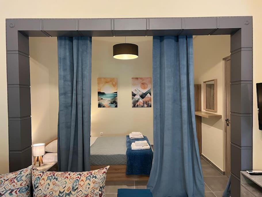 Spacious And Beautiful House 比雷埃夫斯 外观 照片