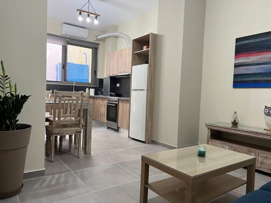 Spacious And Beautiful House 比雷埃夫斯 外观 照片