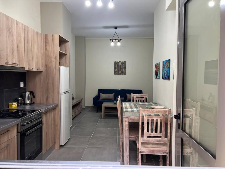 Spacious And Beautiful House 比雷埃夫斯 外观 照片
