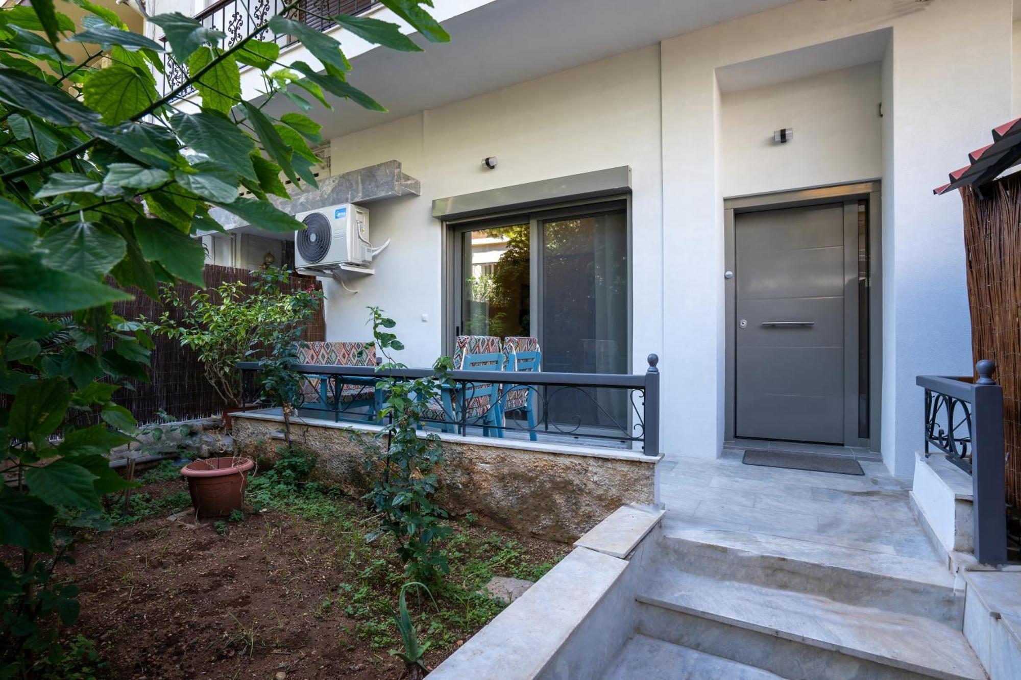 Spacious And Beautiful House 比雷埃夫斯 外观 照片