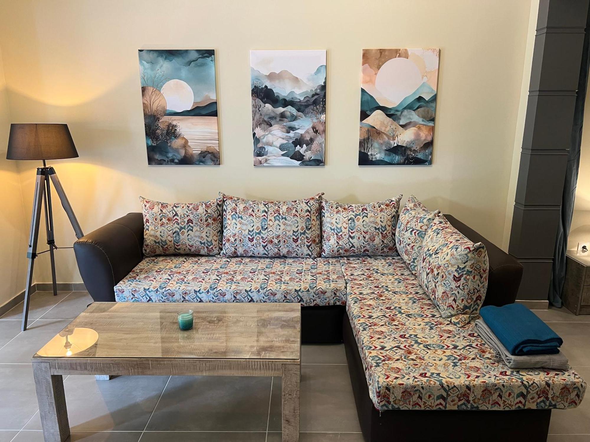 Spacious And Beautiful House 比雷埃夫斯 外观 照片